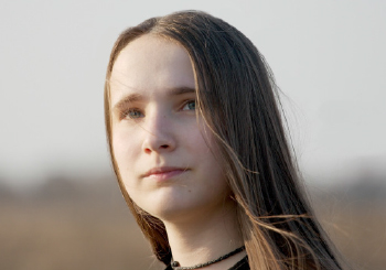350X245-sadgirl2